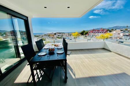 Royal Palm 22 Luxurious 3 Bedroom Penthouse Nerja Bagian luar foto
