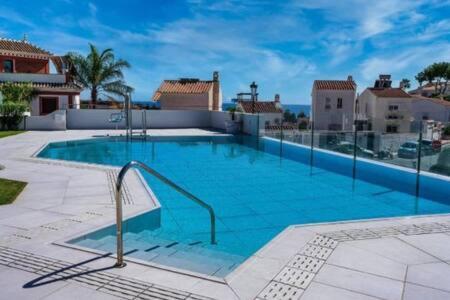 Royal Palm 22 Luxurious 3 Bedroom Penthouse Nerja Bagian luar foto