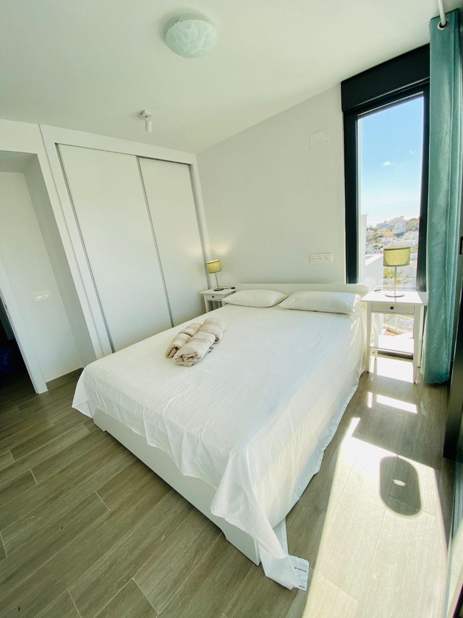 Royal Palm 22 Luxurious 3 Bedroom Penthouse Nerja Bagian luar foto