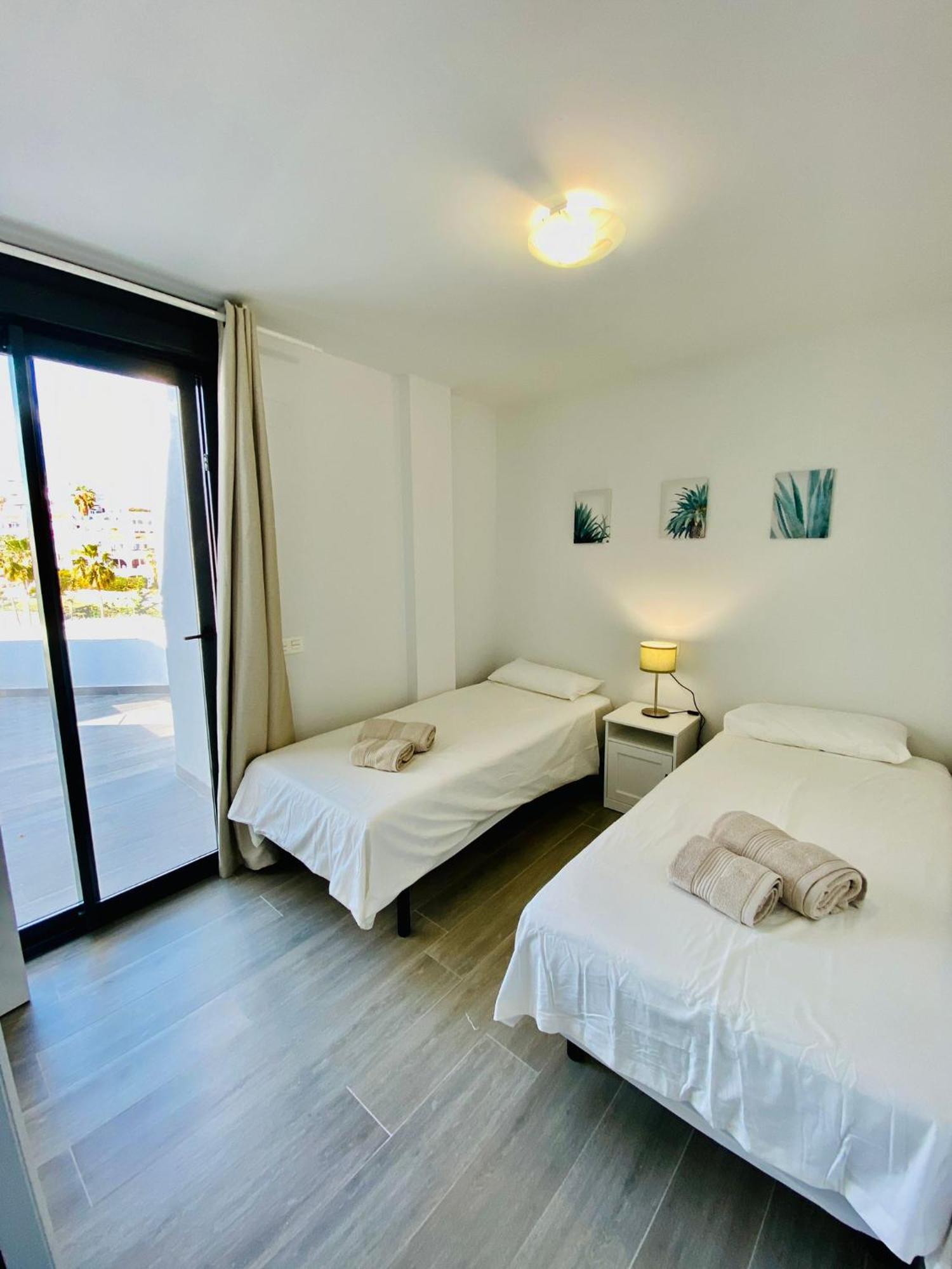 Royal Palm 22 Luxurious 3 Bedroom Penthouse Nerja Bagian luar foto