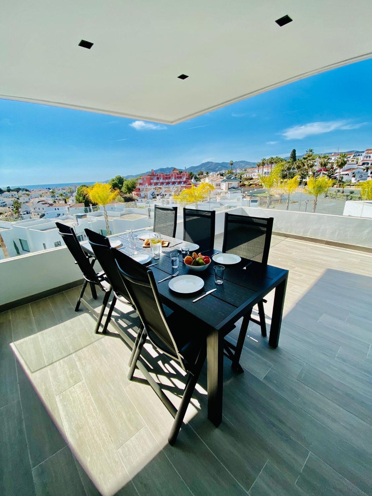Royal Palm 22 Luxurious 3 Bedroom Penthouse Nerja Bagian luar foto