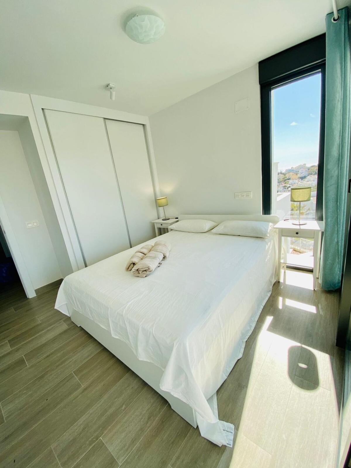 Royal Palm 22 Luxurious 3 Bedroom Penthouse Nerja Bagian luar foto